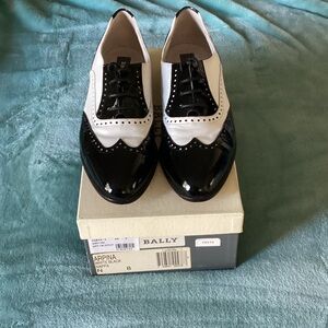 Bally Classic Black and White slim fit